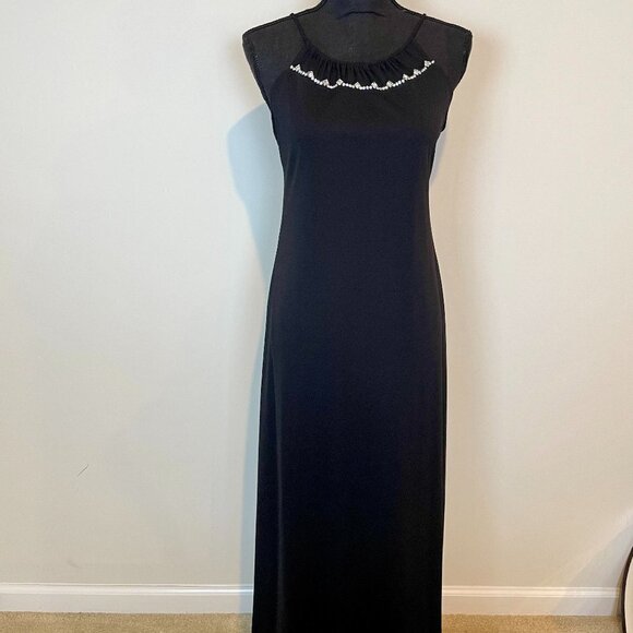 Ever Beauty Women's Black Gown Size 12